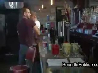 Вързани гей предприети в бар където получава майната от общо strangers